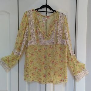 Sundance 100% silk blouse with delicate lace trim.